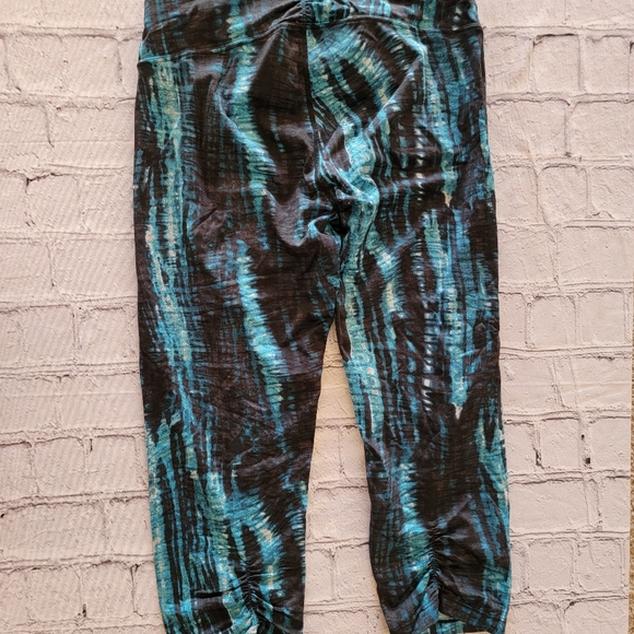 Calvin Klein Performance Capri Sz M - Picture 8 of 8